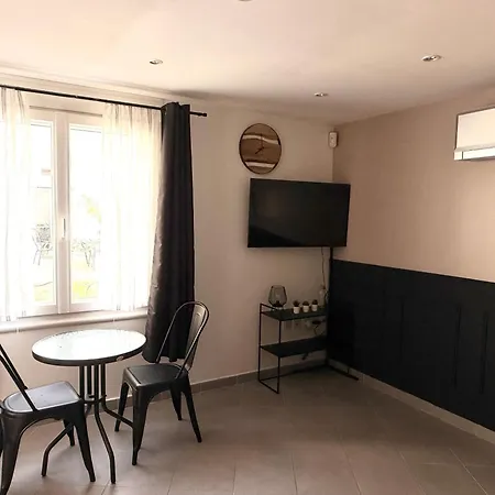 Air-conditioned With Terrace 5 Min To Metro Line 14