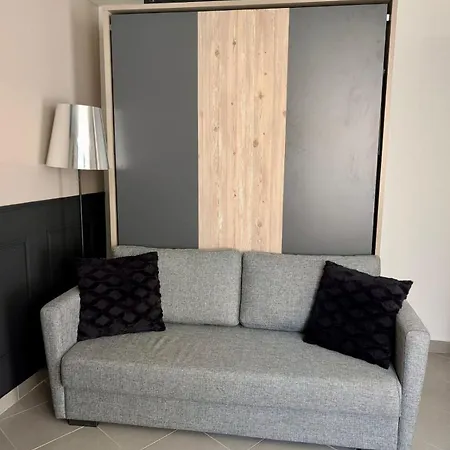 Apartman Air-conditioned With Terrace 5 Min To Metro Line 14 *